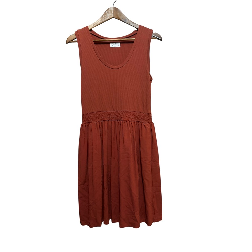 24/7 by Maurices Dress Women Medium Rust Orange Excellent Smocked Mixed Media
